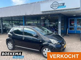 Avarii autoturisme Toyota Aygo 1.0-12V Comfort Automaat Airco 5-deurs Elektrische ramen 2010/3