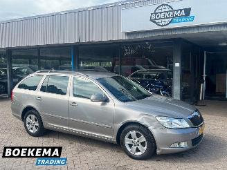 Auto incidentate Skoda Octavia Combi 1.6 TDI Business Line Navi Clima Elektrische ramen 2011/6