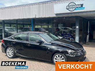 Coche accidentado Lexus IS 300h 25th Edition Stoelverwarming Navigatie Parkeercamera 2016/5