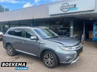 Voiture accidenté Mitsubishi Outlander 2.0 Instyle Automaat Open Dak Navi Stoelverwarming 2016/1