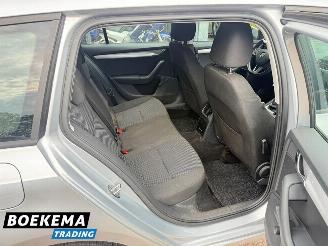 Skoda Octavia Combi 1.2 TSI Ambition Navigatie Cruise Climate picture 19