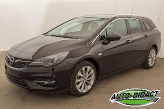 krockskadad bil auto Opel Astra Sport Tourer 1.2 Navi 90.003 km 2020/7