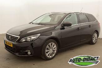 skadebil auto Peugeot 308 SW 1.2 Pano 96KW PureTech Blue Lease 2017/12
