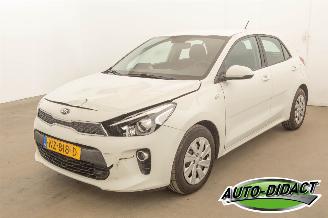 Coche accidentado Kia Rio TGDI Navi ComfortPlusline Navigator 2016/6