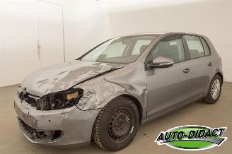 skadebil auto Volkswagen Golf 1.6 TDI Navi 2011/2