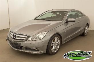 skadebil auto Mercedes E-klasse E200 Coupé Motorschade 2010/10