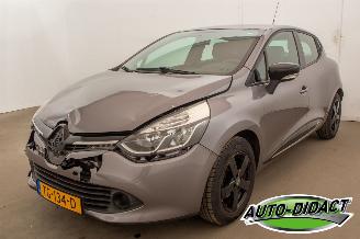 skadebil auto Renault Clio 0.9 TCe Dynamique 2014/12
