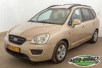 uszkodzony samochody osobowe Kia Carens 2.0 automaat 7 Persoons 2008/2