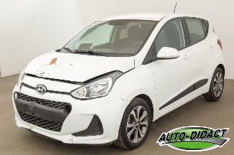 krockskadad bil auto Hyundai I-10 1.2i  77.028 km 2018/6