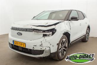 Unfallwagen Ford Explorer 2091 km Extended Range AWD 79 kWh Digi Dash Automaat 2024/9