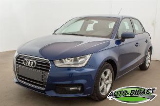 krockskadad bil auto Audi A1 1.0 TFSI Navi 2015/12