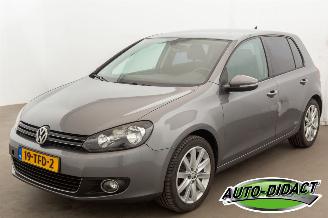 Voiture accidenté Volkswagen Golf 1.2 TSI Automaat Highline Bluemotion 2012/1