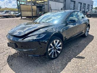 krockskadad bil auto Tesla Model 3 Long Range AWD 16.804 km 2024/4