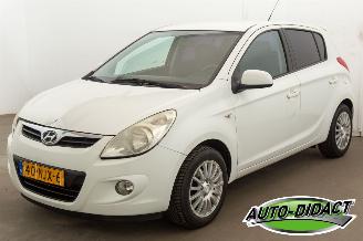 krockskadad bil auto Hyundai I-20 1.2i i-Motion Airco 2010/9
