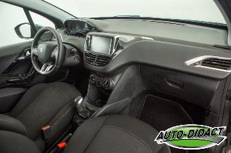 Peugeot 208 1.2 Airco Navi picture 18