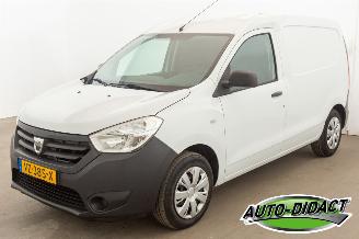 krockskadad bil bedrijf Dacia Dokker 1.5 dCi 75 Basic 2016/10