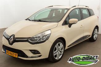 krockskadad bil auto Renault Clio 0.9 TCe Airco Navi Zen 2017/11