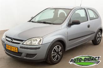 Coche accidentado Opel Corsa 1.0-12V 110.654 km Essentia 2005/11