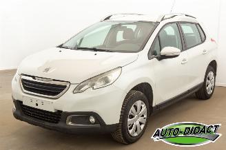 Damaged car Peugeot 2008 1.2 Airco Active 2014/1