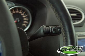 Ford Focus 1.6 Titanium picture 15