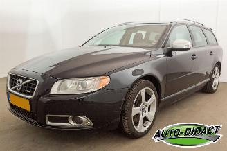 Damaged car Volvo V-70 2.0T R-Edition Clima Leder Stoelverwarming 2011/3