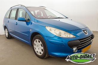 Peugeot 307 Break 2.0-16V Clima Premium picture 2
