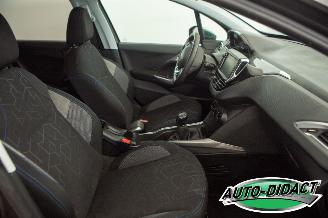 Peugeot 2008 1.2 Access Airco picture 17