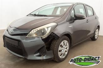 Auto incidentate Toyota Yaris 1.5 Hybride Automaat Navi Camera Clima Comfort 2013/4