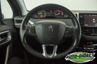 Peugeot 2008 1.2 Access Clima Navi picture 5