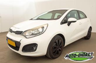 Damaged car Kia Rio 1.2 CVVT Clima Motorschade Super Pack 2011/9