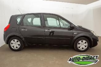 Renault Scenic 1.6-16V Tech Line Clima Navi picture 39