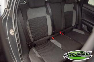 Volkswagen Polo 1.0 TSI Pano Dig Dash Clima Navi Business R Highline picture 21