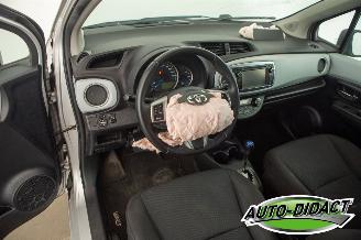 Toyota Yaris 1.5 Full Hybrid Automaat Navi Camera picture 25