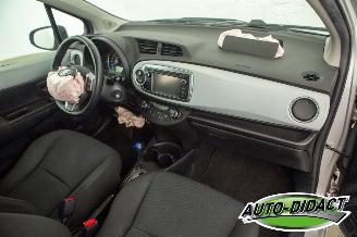 Toyota Yaris 1.5 Full Hybrid Automaat Navi Camera picture 20