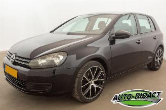 damaged passenger cars Volkswagen Golf 1.4 TSI Airco Navi Trendline 2010/1