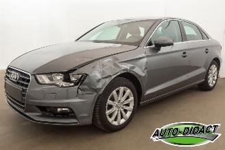 Schadeauto Audi A3 1.4 TFSI 110 KW Clima Navi Carpass Attraction 2016/2