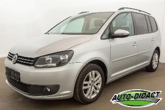 uszkodzony samochody osobowe Volkswagen Touran 1.6 TDI Clima 7pers Comfortline 2015/2