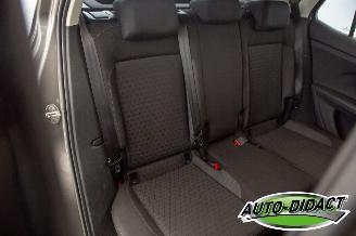 Volkswagen T-Cross 1.0 TSI Automaat Digi Dash Clima Navi Life picture 21