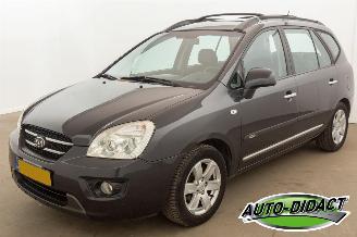 krockskadad bil auto Kia Carens 2.0 CVVT Clima 7p. X-ecutive 2007/5
