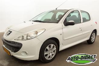 krockskadad bil auto Peugeot 206+ 1.4 Airco Navi 2012/12
