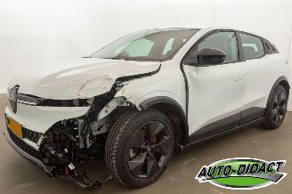 uszkodzony samochody osobowe Renault Mégane E-Tech No Active crash mode Urban Range Evolution 40 kWh 2025/5
