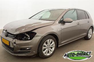 krockskadad bil auto Volkswagen Golf 1.0 TSI Automaat Navi Clima Comfortline 2015/9