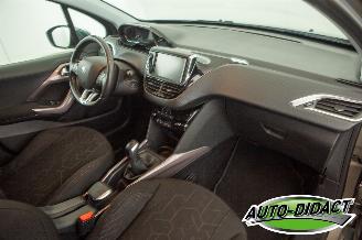 Peugeot 2008 1.2 60kW Navi Clima Access picture 19