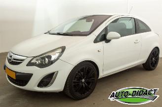 skadebil auto Opel Corsa 1.2-16V Airco Navi Cosmo 2014/6