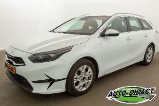 Vaurioauto  passenger cars Kia Ceed 1.0 T-GDi Navi Camera Clima DynamicLine Motorschade 2023/5