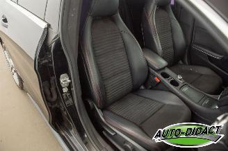 Mercedes Cla-klasse 200 Edition 1 Open dak picture 25