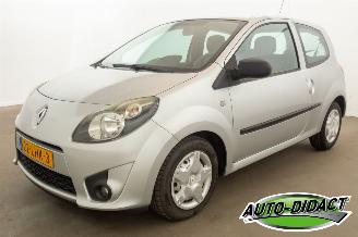 krockskadad bil auto Renault Twingo 1.2-16V Airco Authentique 2010/5