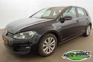 krockskadad bil auto Volkswagen Golf 1.0 TSI Navi Clima Comfortline 2017/4