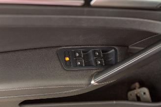 Volkswagen Golf 1.6 TDI Clima Navi Highline picture 14