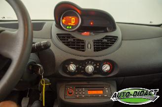 Renault Twingo 1.2-16V Airco 72.428 km NAP 1e eigenaar Authentique picture 10